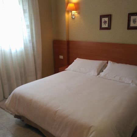בית הארחה מונטנחוס 	Casa Ovidio מראה חיצוני תמונה