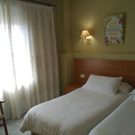 בית הארחה מונטנחוס 	Casa Ovidio מראה חיצוני תמונה