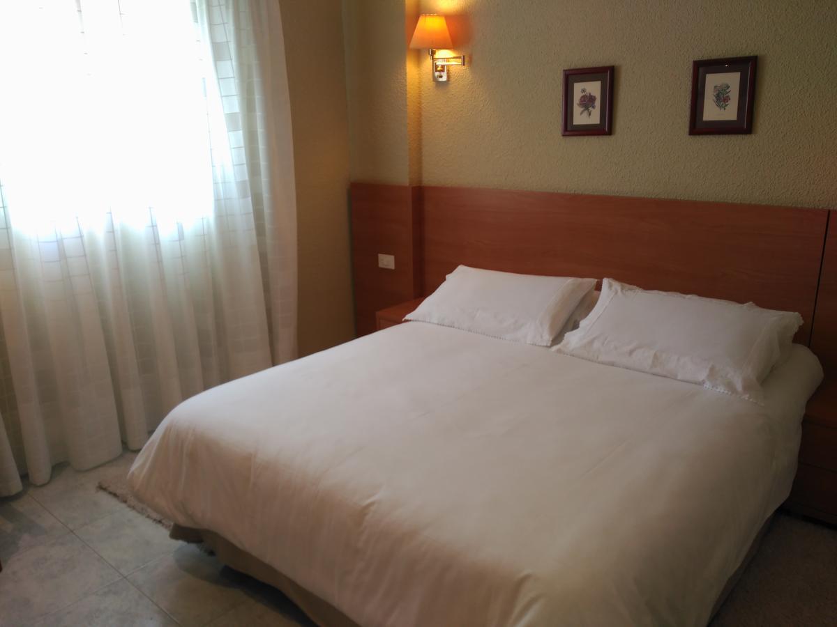 בית הארחה מונטנחוס 	Casa Ovidio מראה חיצוני תמונה
